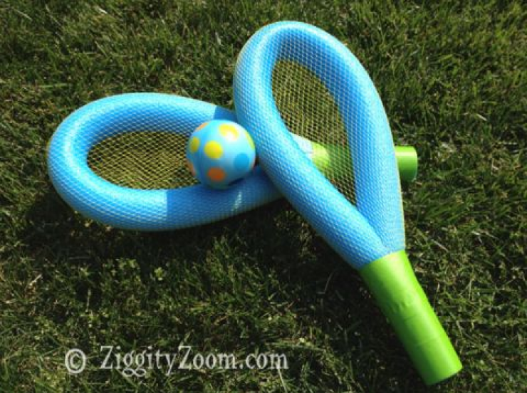 Illustration de l'article : Besoin d'id&eacute;es de r&eacute;alisations &agrave; faire &agrave; partir de boutons ? Cette s&eacute;rie devrait vous int&eacute;resser ! 