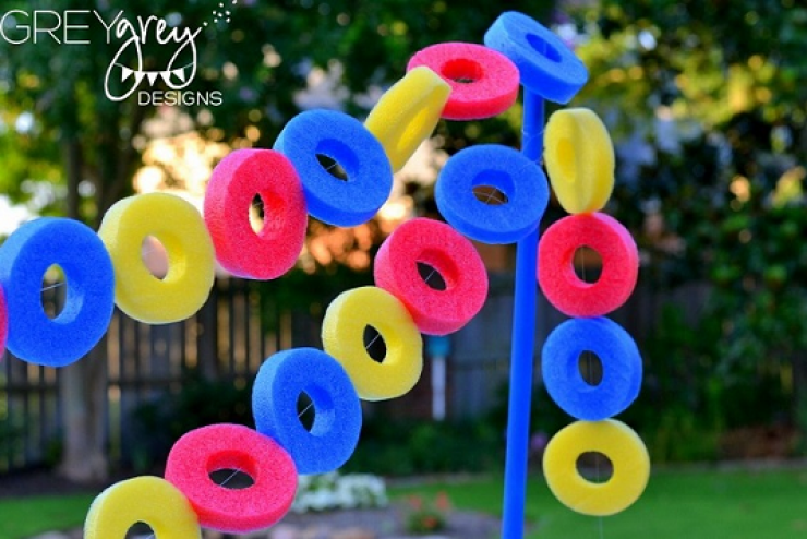 Illustration de l'article : Besoin d'id&eacute;es de r&eacute;alisations &agrave; faire &agrave; partir de boutons ? Cette s&eacute;rie devrait vous int&eacute;resser ! 