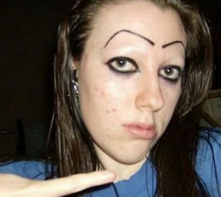 Illustration de l'article : 28 personnes qui ont fait n'importe quoi de leurs sourcils