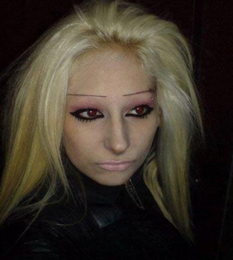 Illustration de l'article : 28 personnes qui ont fait n'importe quoi de leurs sourcils