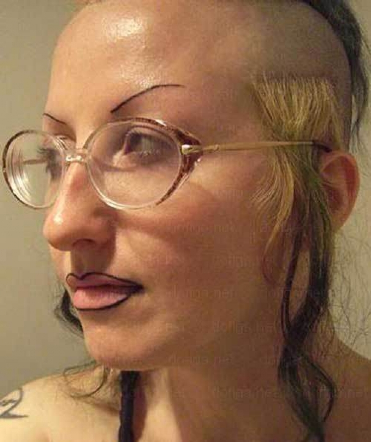 Illustration de l'article : 28 personnes qui ont fait n'importe quoi de leurs sourcils