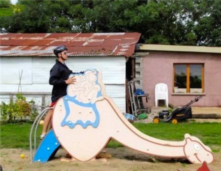 Illustration de l'article : Les 12 pires jeux pour enfants, dangereux ou absurdes !