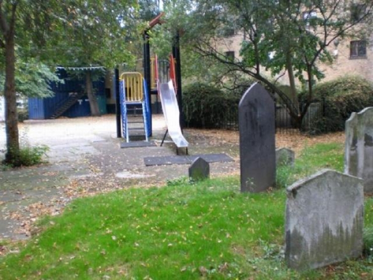 Illustration de l'article : Les 12 pires jeux pour enfants, dangereux ou absurdes !