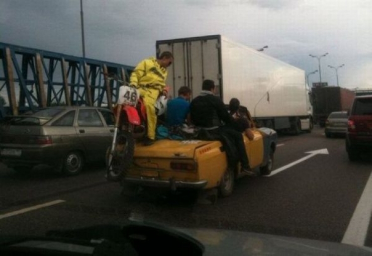 Illustration de l'article : 16 personnes qui ont abusé sur leur moyen de transport