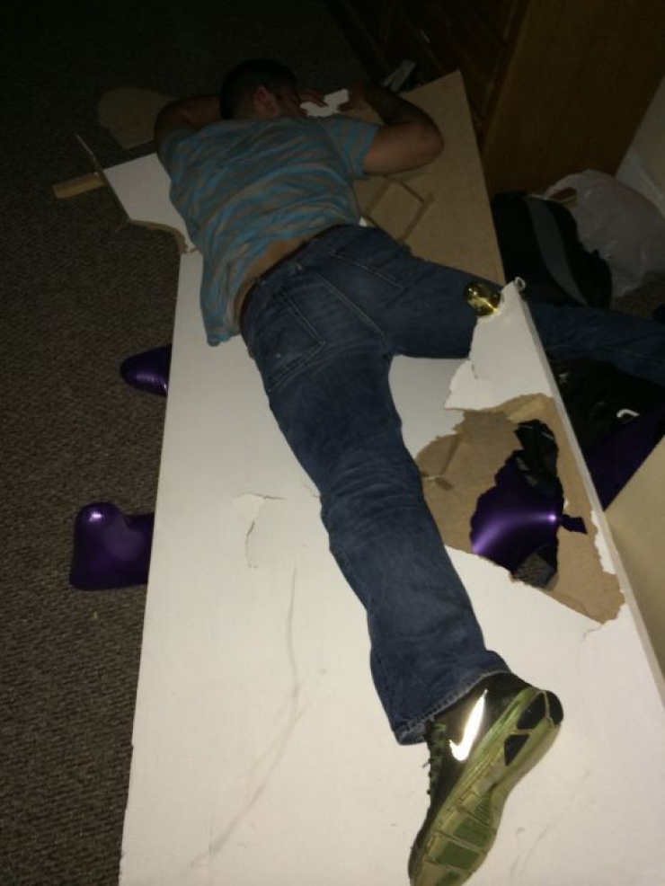 Illustration de l'article : 20 personnes qui ont passé une très mauvaise soirée !