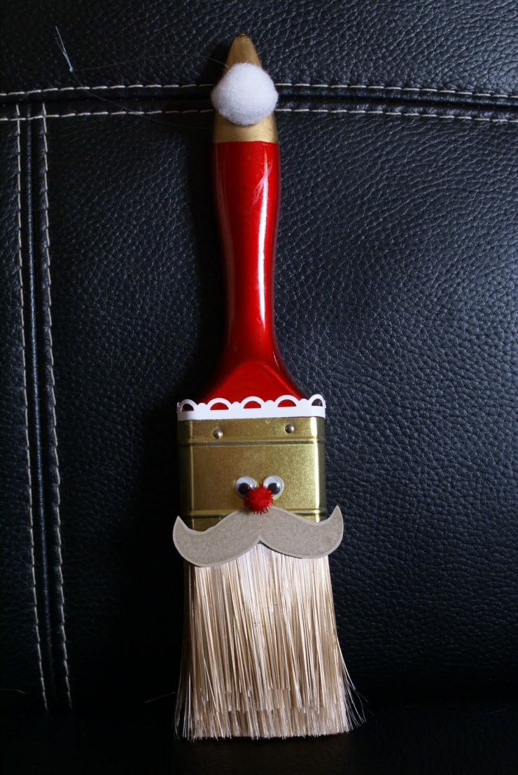 Illustration de l'article : Des pinceaux bricolés et transformés en Pères Noël... 20 modèles pour occuper vos enfants !