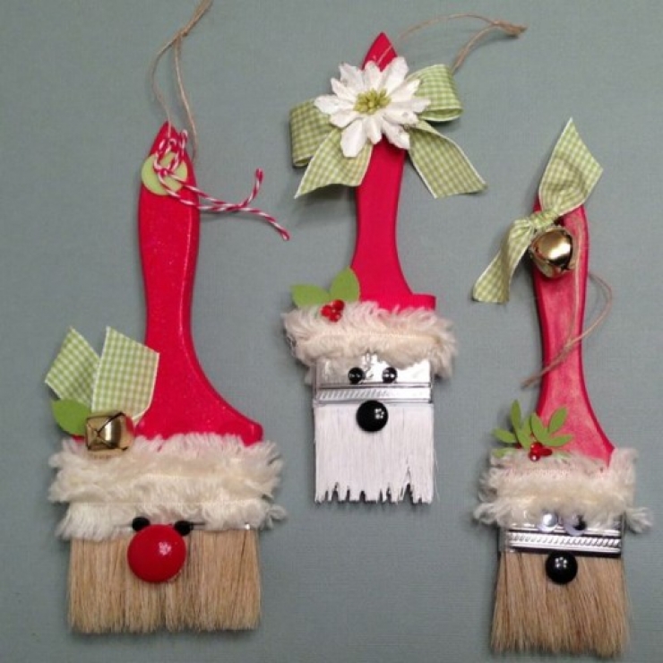 Illustration de l'article : Des pinceaux bricolés et transformés en Pères Noël... 20 modèles pour occuper vos enfants !