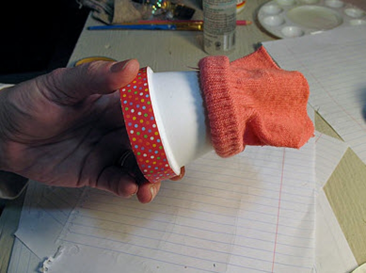 Illustration de l'article : Voici différentes astuces pour changer vos petits pots en terre cuite en objets de décoration… Impressionnant !