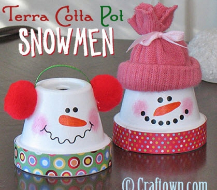 Illustration de l'article : Voici différentes astuces pour changer vos petits pots en terre cuite en objets de décoration… Impressionnant !