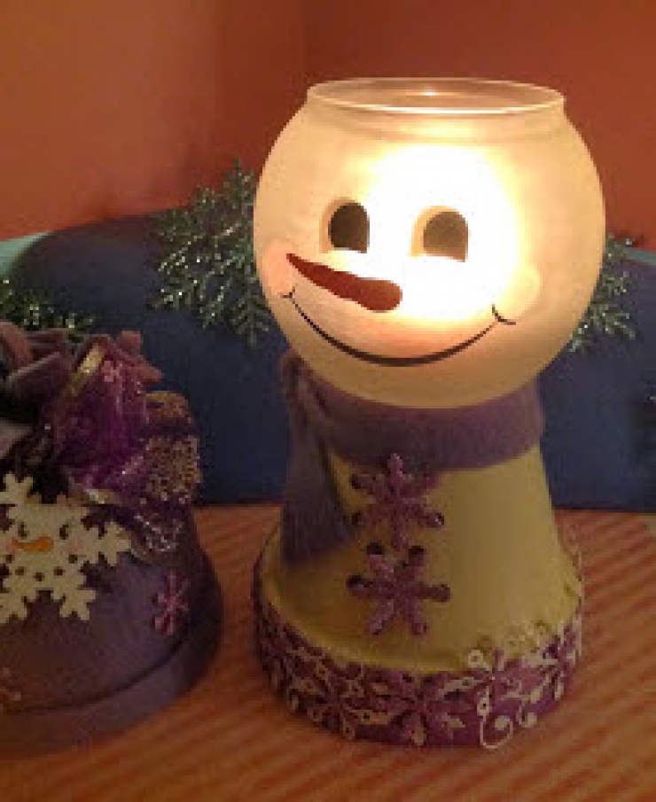 Illustration de l'article : Voici différentes astuces pour changer vos petits pots en terre cuite en objets de décoration… Impressionnant !