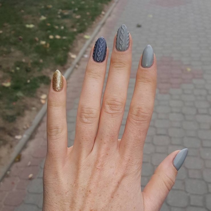 Illustration de l'article : Découvrez la nouvelle tendance des ongles qui se marient parfaitement à vos pulls d’hiver: Le Cozy Nail !
