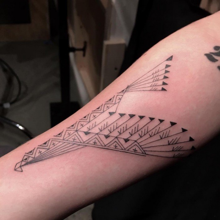 Illustration de l'article : Cet homme vous tatoue le bras sans que vous sachiez quel dessin il va vous faire... Vous oseriez ?