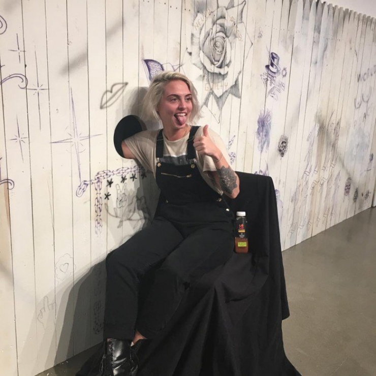 Illustration de l'article : Cet homme vous tatoue le bras sans que vous sachiez quel dessin il va vous faire... Vous oseriez ?