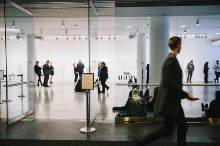 Illustration de l'article : Cet homme vous tatoue le bras sans que vous sachiez quel dessin il va vous faire... Vous oseriez ?