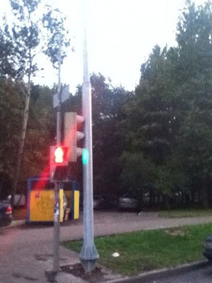 Illustration de l'article : Ces 25 constructions ratées nous prouvent qu’il faut être sobre quand on va au travail… Pour le 11 c’est vraiment exagéré !