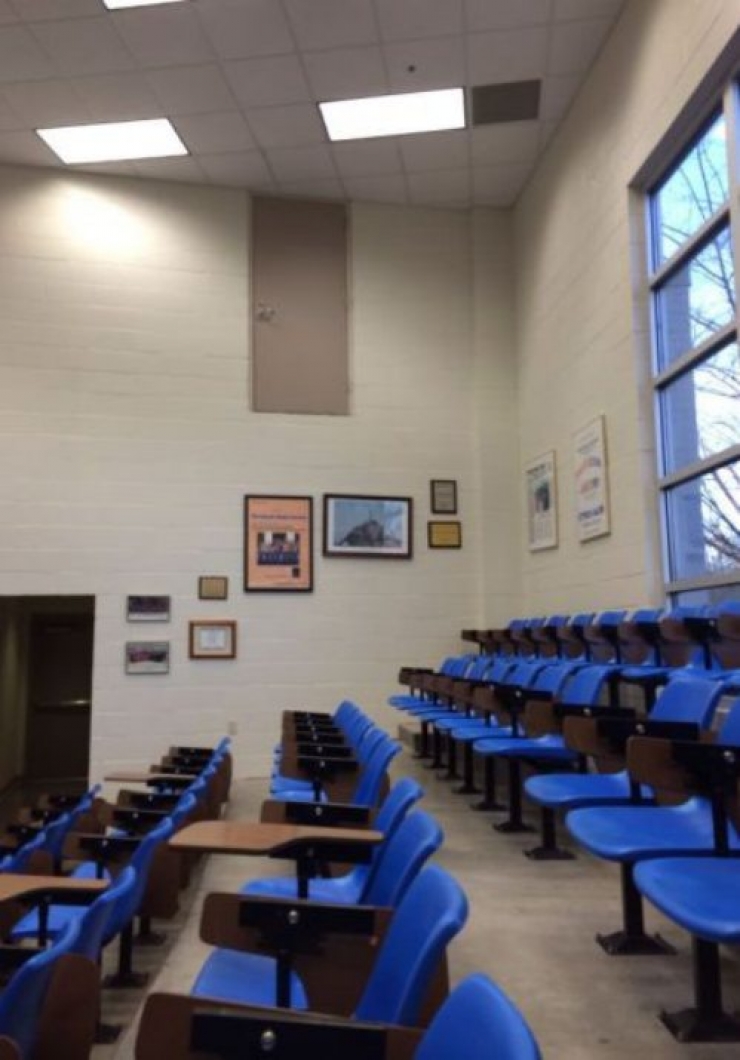 Illustration de l'article : Ces 25 constructions ratées nous prouvent qu’il faut être sobre quand on va au travail… Pour le 11 c’est vraiment exagéré !