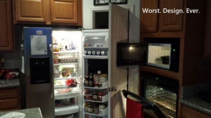 Illustration de l'article : Ces 25 constructions ratées nous prouvent qu’il faut être sobre quand on va au travail… Pour le 11 c’est vraiment exagéré !