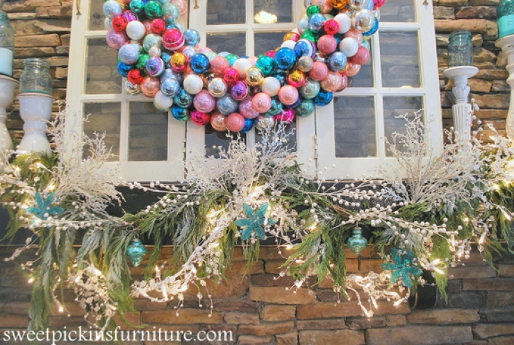 Illustration de l'article : Ce qu'elle r&eacute;alise en collant deux frites de piscine devrait vous donner des id&eacute;es pour No&euml;l ! Je trouve &ccedil;a excellent...