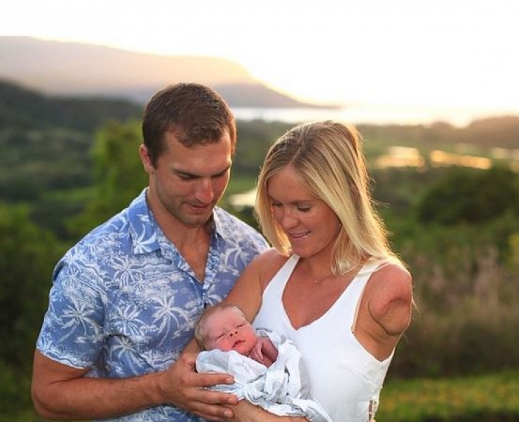 Illustration de l'article : Cette maman semble tout &agrave; fait normale, mais attendez de voir son corps de l&rsquo;autre c&ocirc;t&eacute;&hellip; Bravo pour son courage !