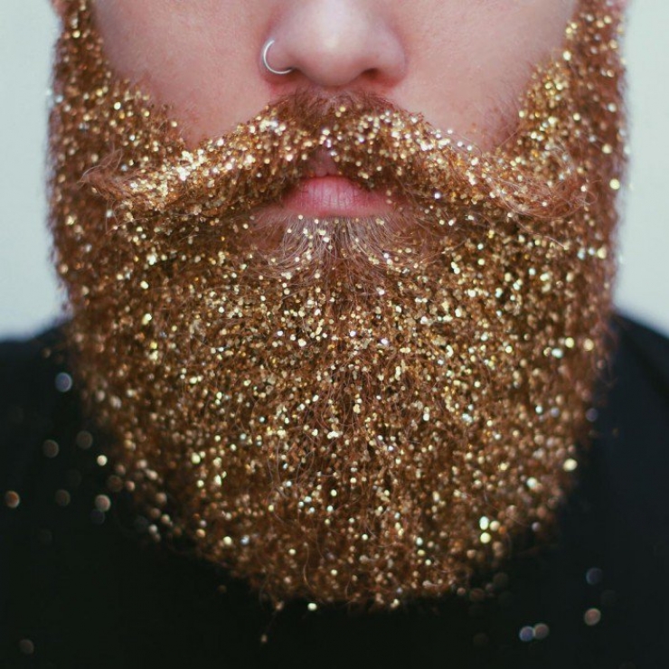 Illustration de l'article : Une nouvelle tendance pour Noël, une barbe originale remplie de pailettes... C'est plutôt pas mal pour certains !