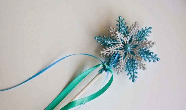 Illustration de l'article : Faites plaisir aux enfants avec ces 16 bricolages autour d'Elsa, La Reine Des Neiges&hellip; 