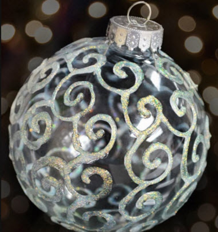 Illustration de l'article : 33 incroyables idées pour décorer des boules de Noël en verre… Des créations de génie !