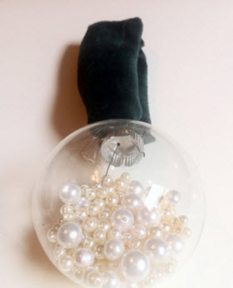 Illustration de l'article : 33 incroyables idées pour décorer des boules de Noël en verre… Des créations de génie !