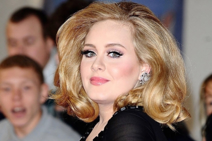 Illustration de l'article : Suite à une attaque médiatique concernant son poids, Adele répond sans mâcher ses mots... Respect !