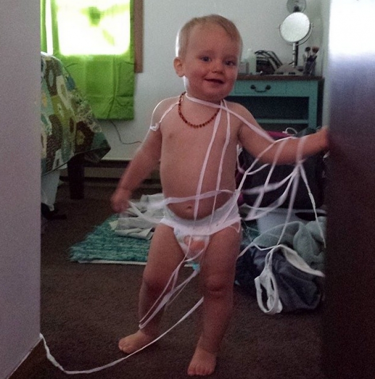 Illustration de l'article : 15 photos qui prouvent qu'il ne faut jamais laisser un enfant seul