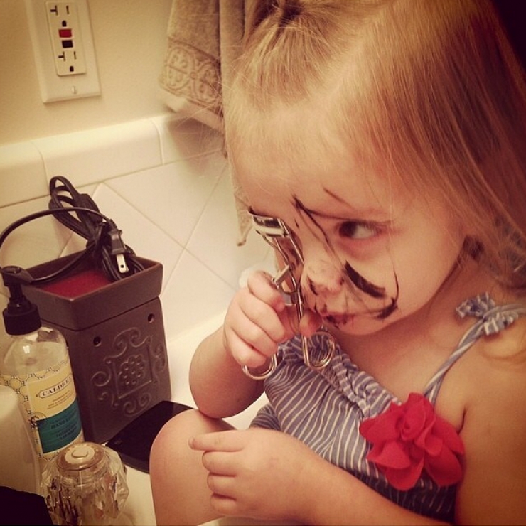 Illustration de l'article : 15 photos qui prouvent qu'il ne faut jamais laisser un enfant seul