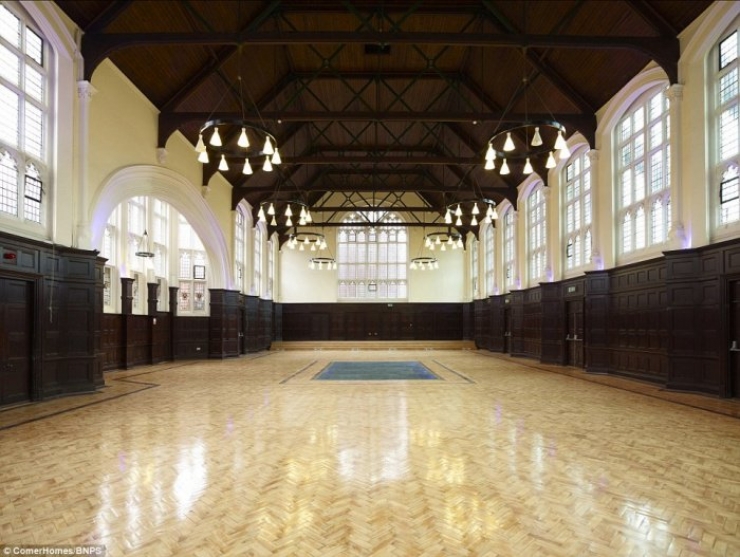 Illustration de l'article : L'un des lieux de tournage de Harry Potter est d&eacute;sormais propos&eacute; &agrave; la vente. Avis aux (fortun&eacute;s) amateurs !