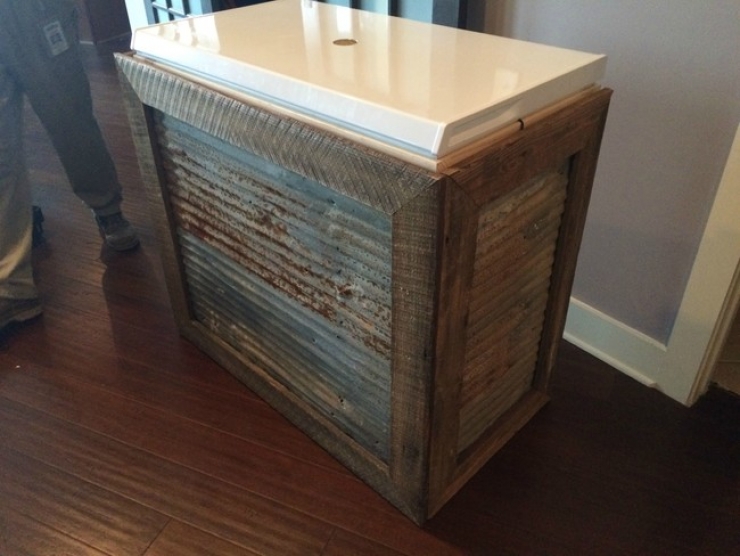 Illustration de l'article : Ce couple récupère un vieux congélateur et sa transformation devrait vous donner l'eau à la bouche... Surtout s'il vous arrive de boire une bonne bière !