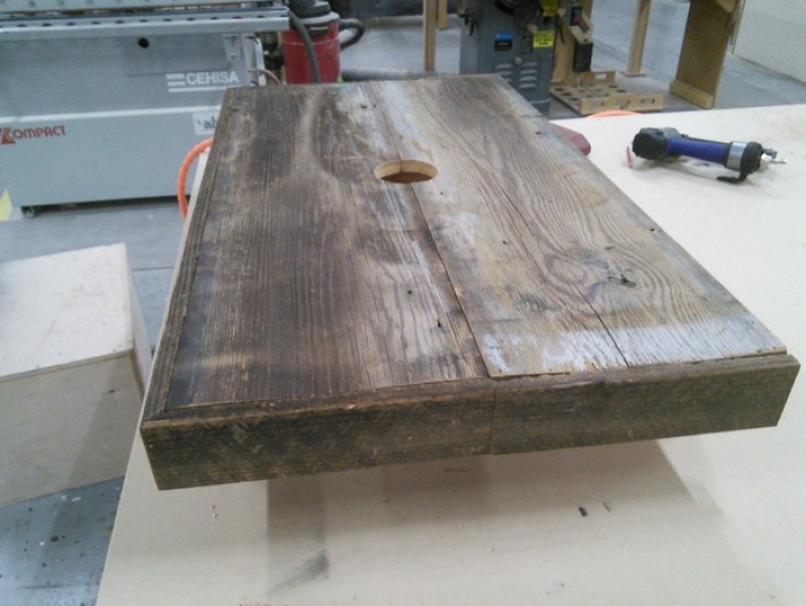 Illustration de l'article : Ce couple récupère un vieux congélateur et sa transformation devrait vous donner l'eau à la bouche... Surtout s'il vous arrive de boire une bonne bière !