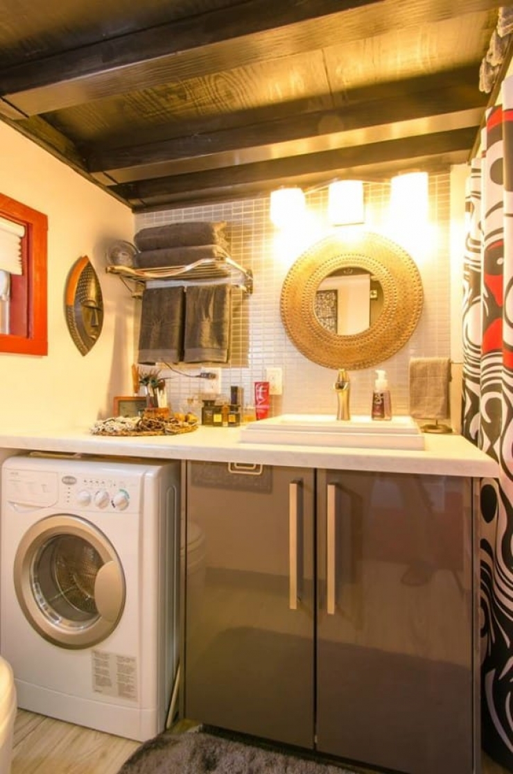 Illustration de l'article : Cette maison est un petit palais, même si elle semble minuscule de l'extérieur... Attendez de voir l'intérieur !