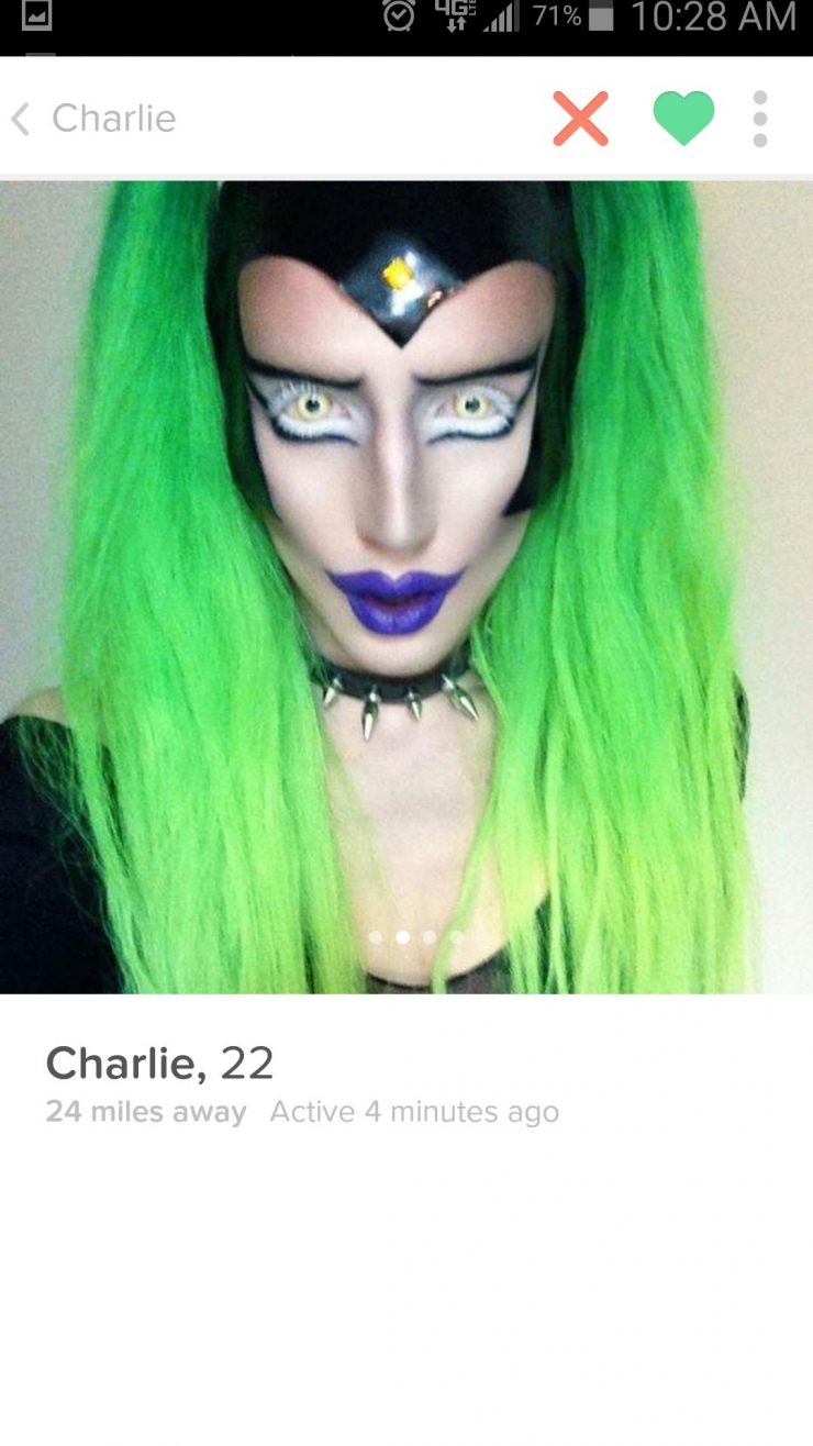 Illustration de l'article : Ces 22 femmes utilisent des photos d'elles horribles pour draguer sur les sites de rencontres !