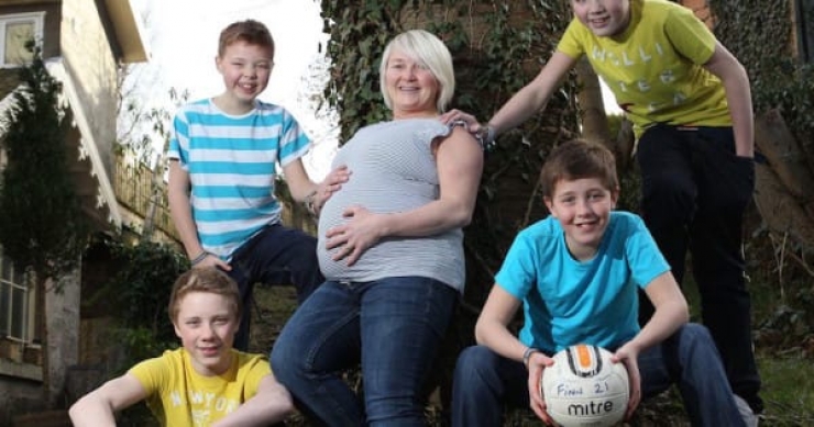 Illustration de l'article : Déjà mère de jumeaux à deux reprises, voici ce que les médecins ont trouvé dans son ventre, 10 ans plus tard...