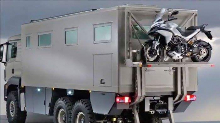 Illustration de l'article : On dirait un camion banal pourtant il va révolutionner le monde du camping-car... Attendez de voir ce qu'on peut faire avec !