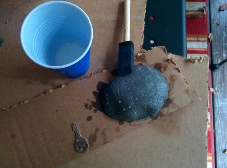 Illustration de l'article : Astuce en trompe-l'oeil pour cacher le double de votre clé de maison