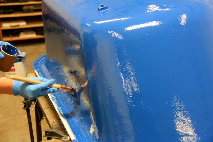 Illustration de l'article : Il récupère une vieille baignoire qu'il coupe en deux... Ce qu'il en fait tient du pur génie !