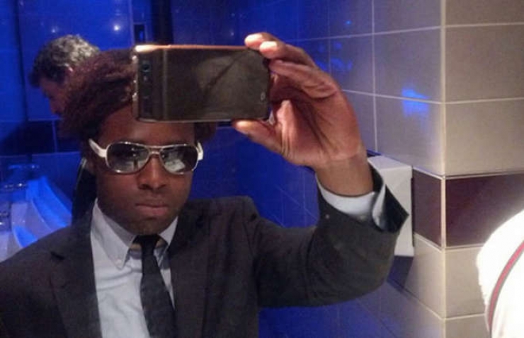 Illustration de l'article : Ces 14 personnes auraient dû réfléchir avant de faire leurs selfies