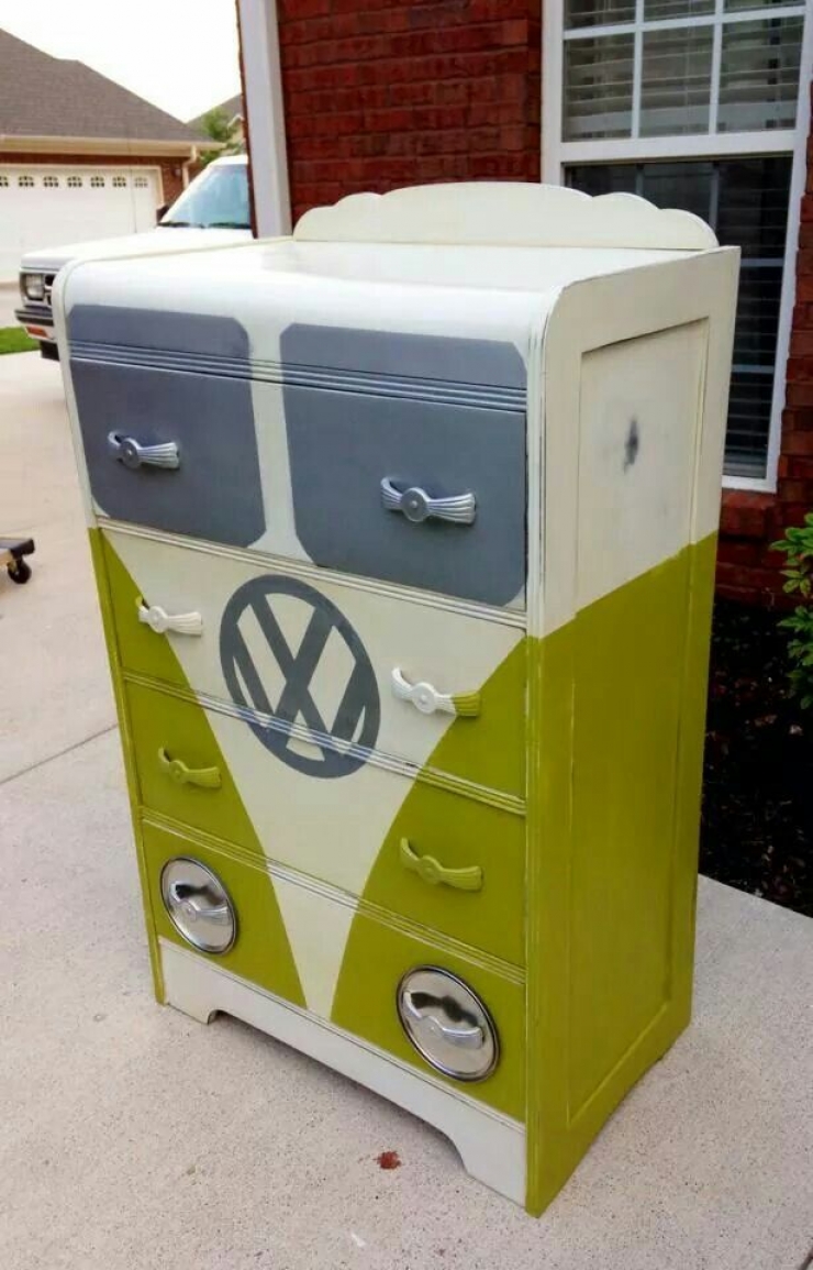 Illustration de l'article : Des meubles et des combis recyclés et relookés pour votre plus grand plaisir ! 