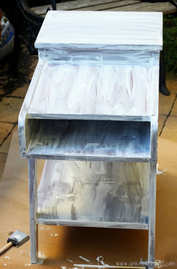 Illustration de l'article : Customiser ses vieux meubles sans avoir à les sabler