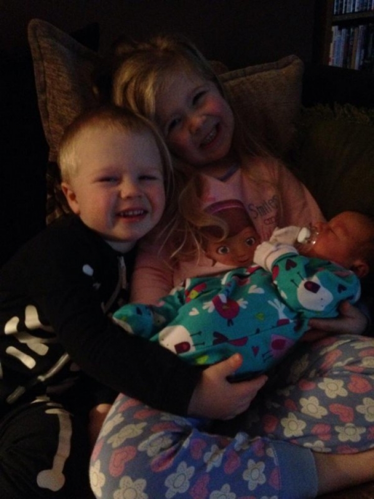 Illustration de l'article : Maman de trois enfants, elle devra bient&ocirc;t les quitter pour toujours &agrave; cause de quelque chose que font beaucoup de gens...