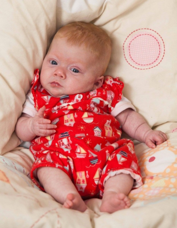 Illustration de l'article : Aussi incroyable que cela puisse paraitre, ce b&eacute;b&eacute; a &eacute;t&eacute; sauv&eacute; in extremis gr&acirc;ce &agrave; un sac en plastique...