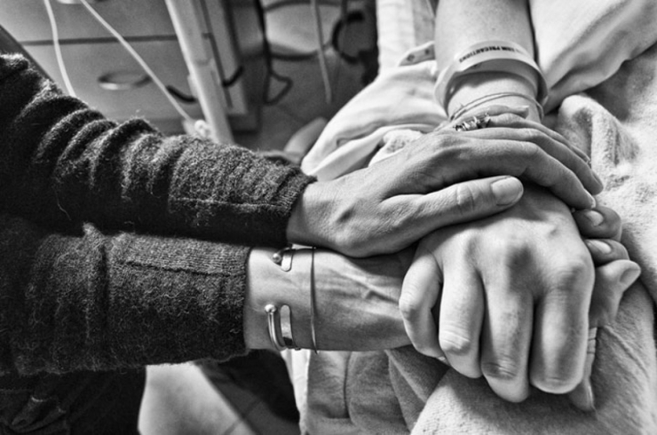 Illustration de l'article : Ce mari tient a sensibiliser le web en immortalisant les ravages du cancer sur sa femme... 