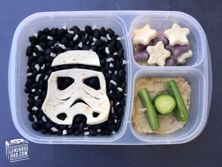 Illustration de l'article : Tous les matins, ce papa prend le temps de préparer d'amusants et savoureux repas pour ses enfants (14 photos)