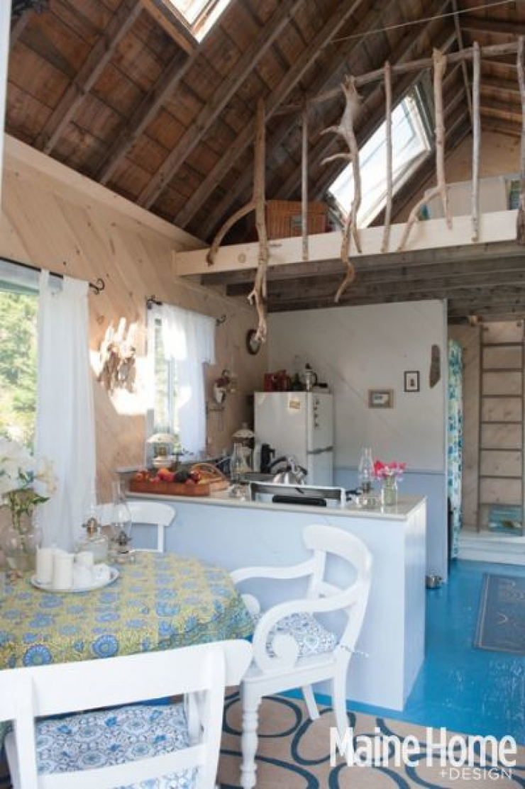 Illustration de l'article : Il se créent une petite maison de rêve qui n'a l'air de rien à première vue, mais attendez de voir où elle se trouve...