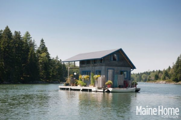 Illustration de l'article : Il se créent une petite maison de rêve qui n'a l'air de rien à première vue, mais attendez de voir où elle se trouve...