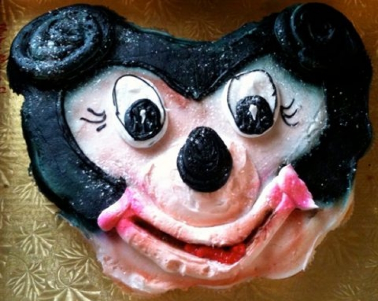 Illustration de l'article : 15 gâteaux Disney qui sont complètement à côté de la plaque ! Il y a les idées de génies et puis... Il y a les autres...