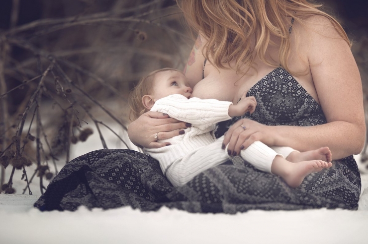 Illustration de l'article : 15 photos magnifiques qui rendent hommage aux femmes qui allaitent et qui nous rappellent à quel point c’est naturel...